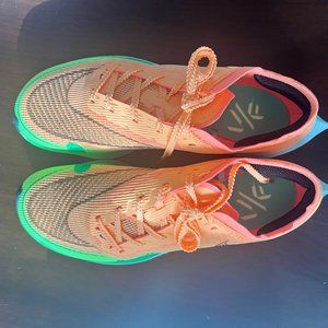 New with box-  Women's 7.5 Nike ZoomX Vaporfly Next% 2